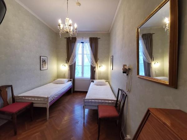 Ulfshyttans Herrgard, Naera Romme Alpin Borlange Room photo